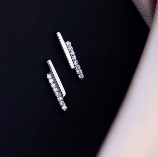 Double line stud with CZs in silver
