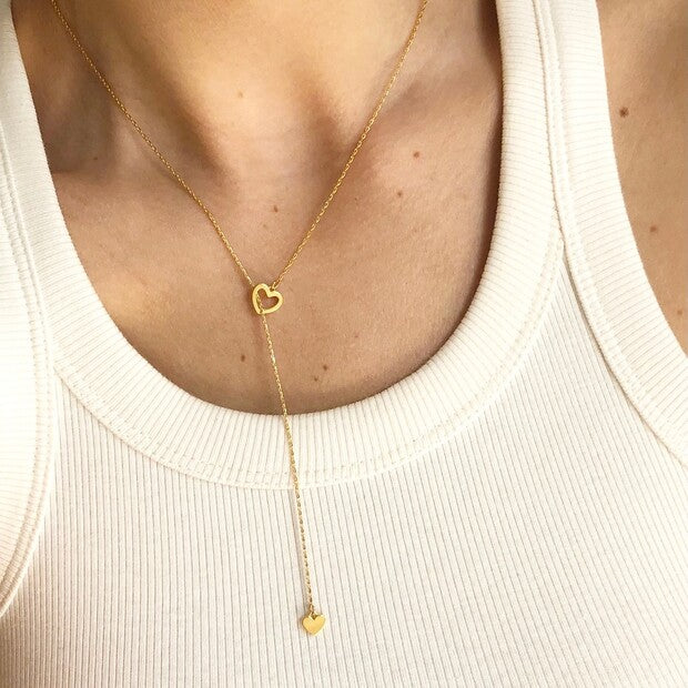 Mimatched Heart Laryat necklace in Gold